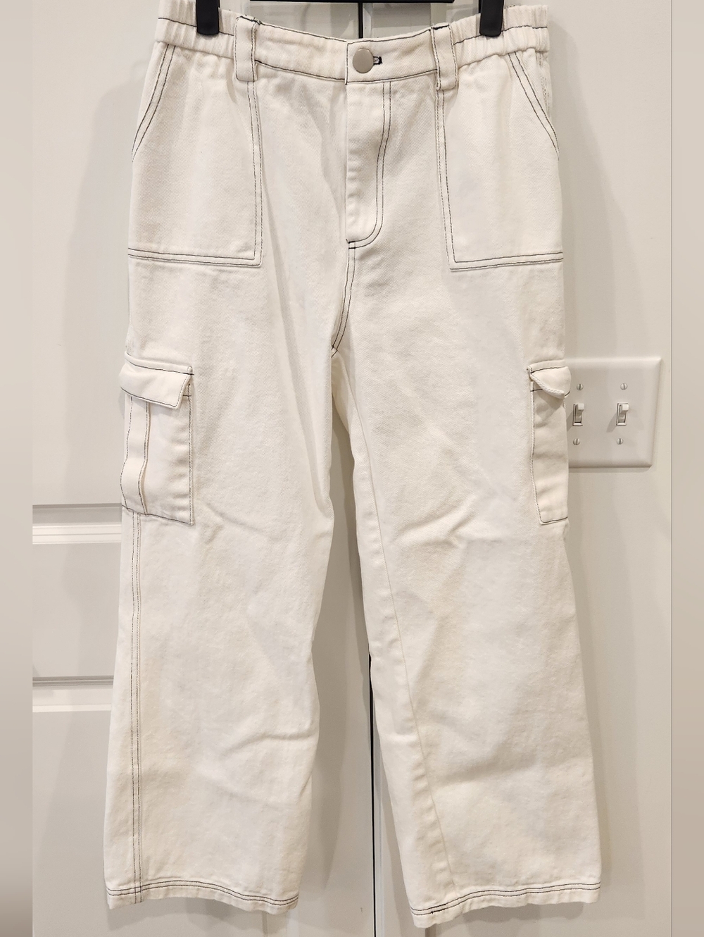 GB Women Cream Wide-Leg Cargo Pants